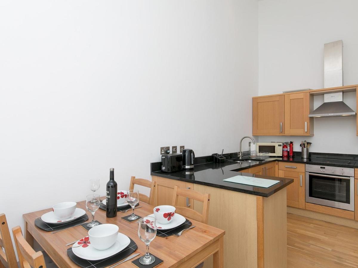 Pass The Keys 2 Bed Sea View Apartment With Balcony Parking Benllech Bagian luar foto