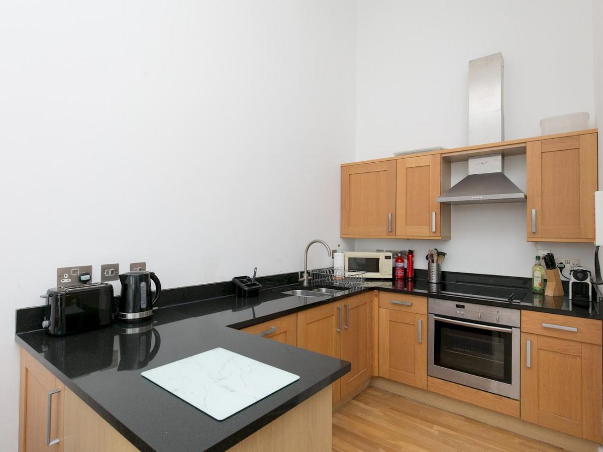 Pass The Keys 2 Bed Sea View Apartment With Balcony Parking Benllech Bagian luar foto