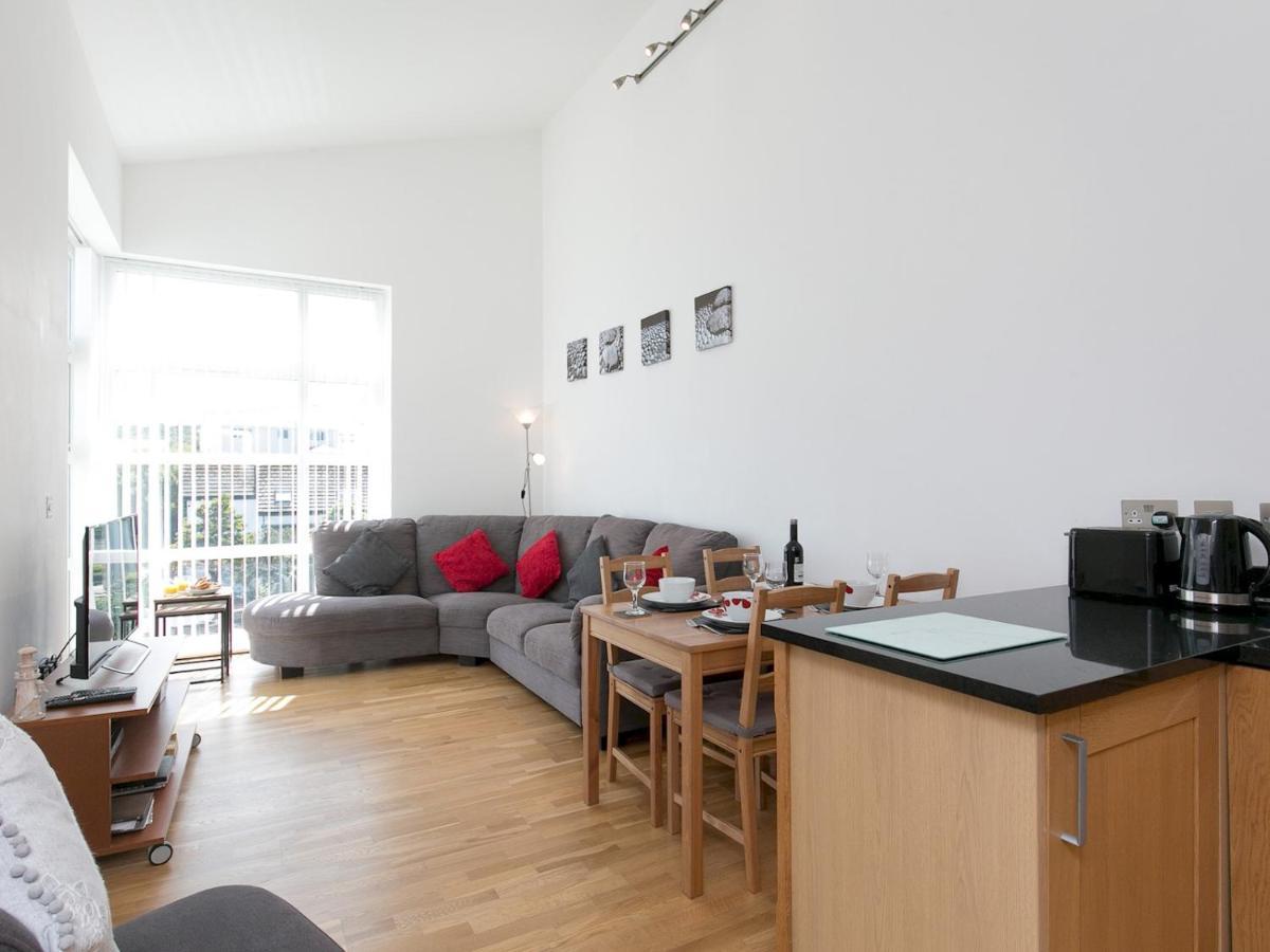 Pass The Keys 2 Bed Sea View Apartment With Balcony Parking Benllech Bagian luar foto