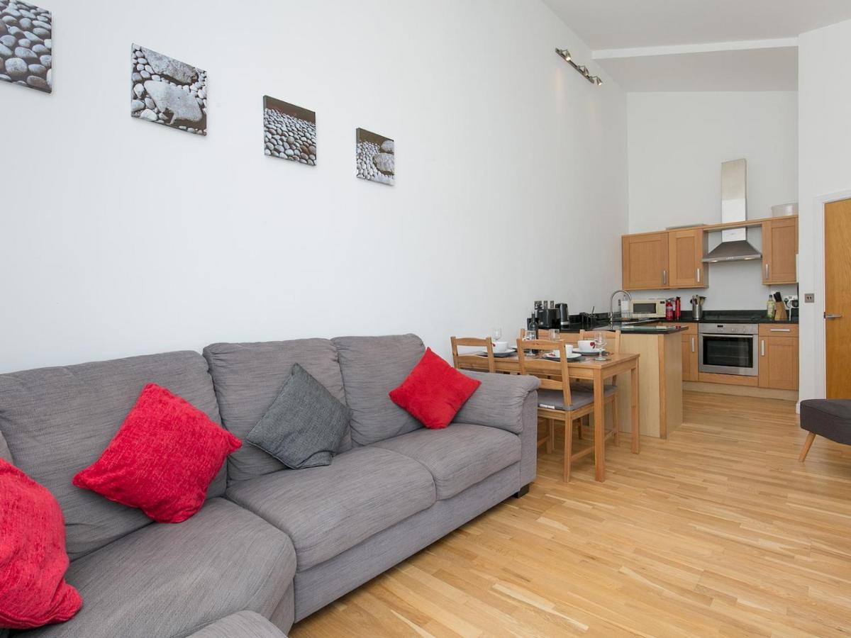 Pass The Keys 2 Bed Sea View Apartment With Balcony Parking Benllech Bagian luar foto