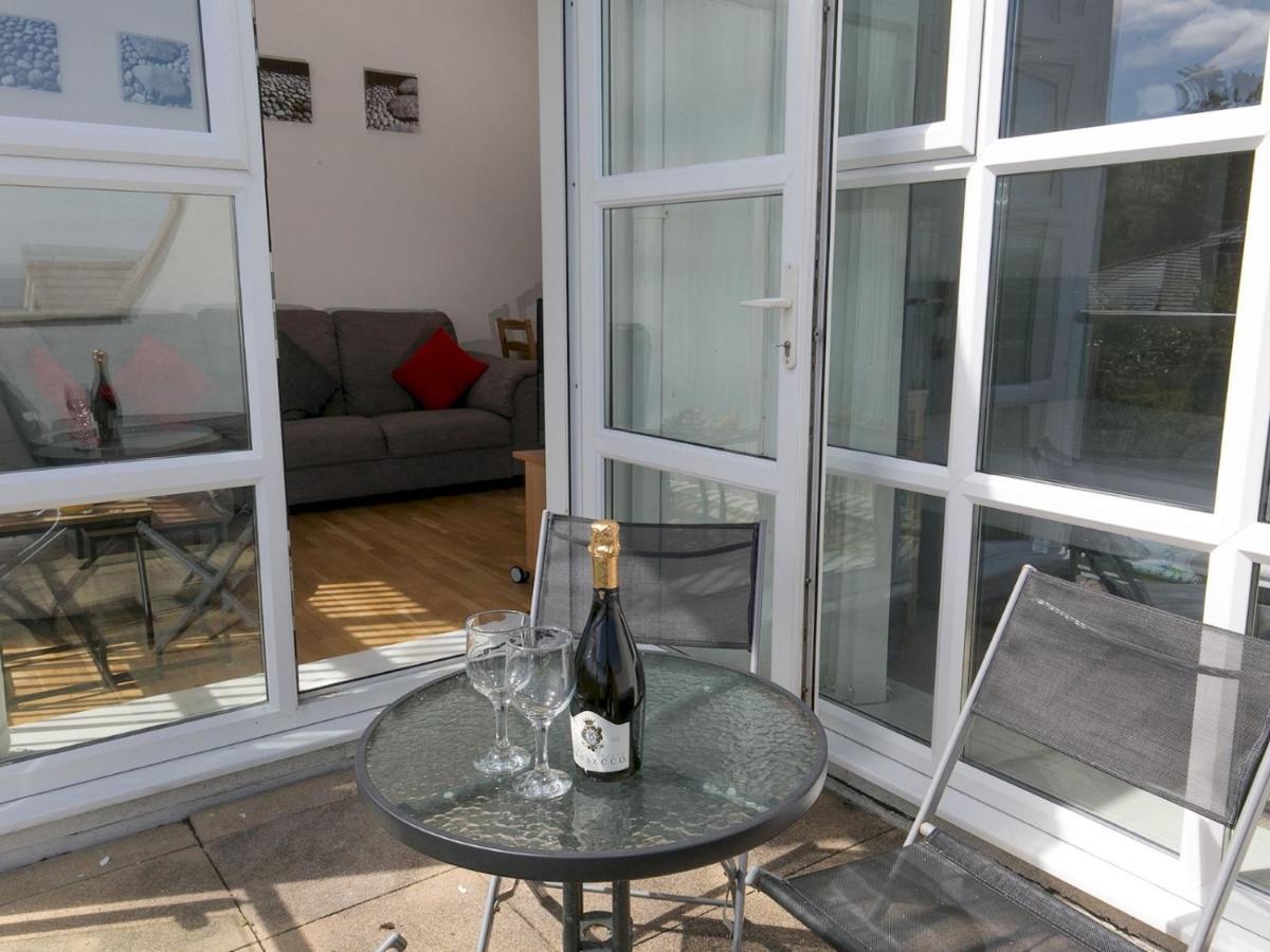 Pass The Keys 2 Bed Sea View Apartment With Balcony Parking Benllech Bagian luar foto