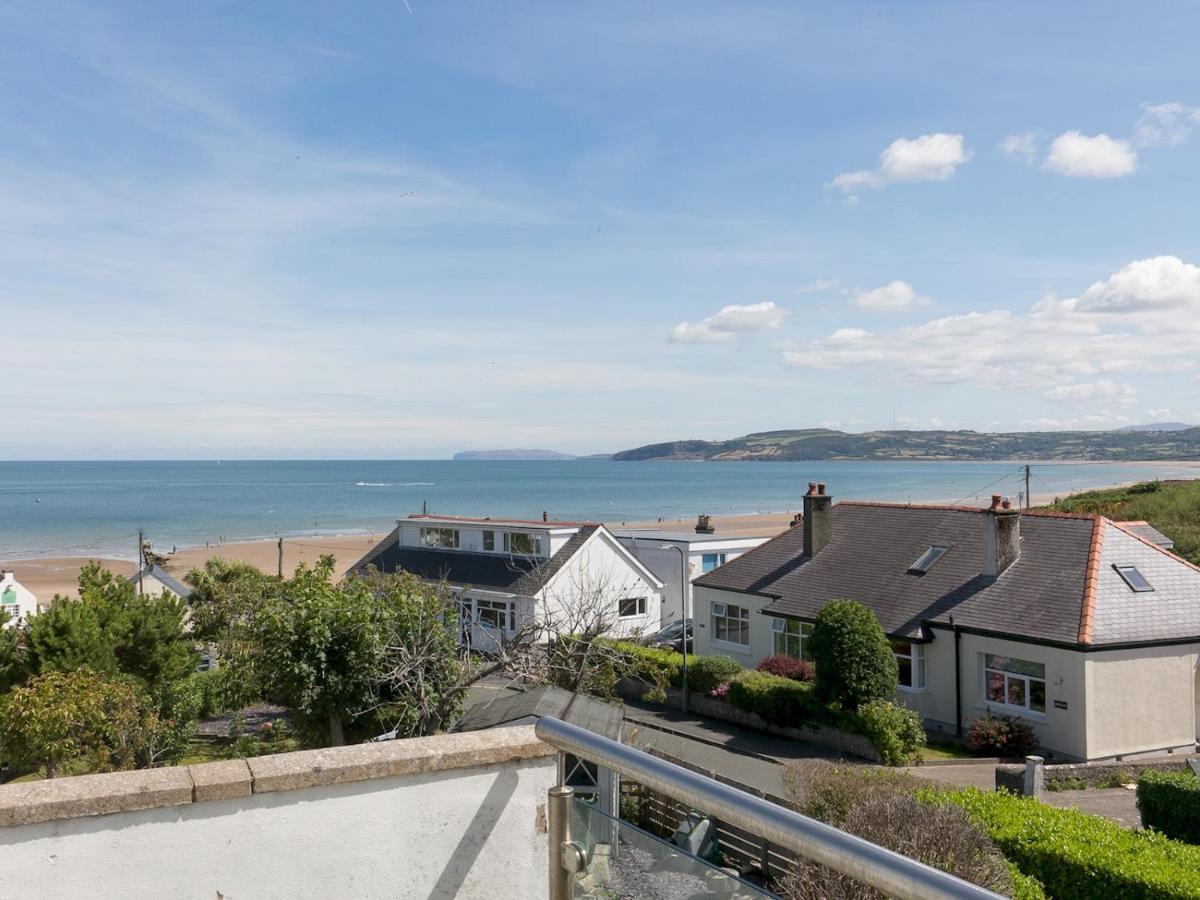 Pass The Keys 2 Bed Sea View Apartment With Balcony Parking Benllech Bagian luar foto